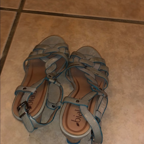 Shoes - Picture 4 of 4